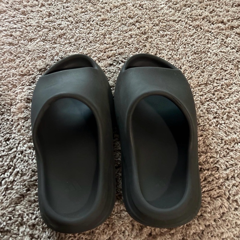 Yeezy Gray Slide Sandals